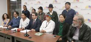 El legislador Elio Pe&ntilde;a, junto con representantes de sectores comunitarios, expuso los aportes a la propuesta de reformas a la Ley de Comunicaci&oacute;n.