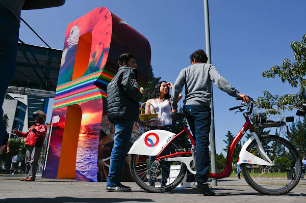 La letra estar&aacute; por 10 d&iacute;as en la avenida Shyris y Naciones Unidas (norte de Quito). Foto: Andr&eacute;s Darquea/EL TEL&Eacute;GRAFO