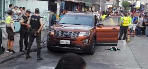 Personal policial lleg&oacute; al sitio del ataque para recoger evidencias. 