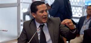 El presidente de la Agremiaci&oacute;n de &Aacute;rbitros de Ecuador, Luis Muentes, durante su intervenci&oacute;n en la Comisi&oacute;n del Derecho a la Salud.