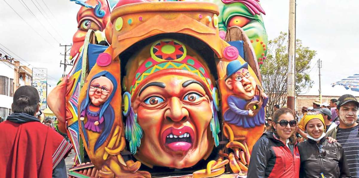 Ipiales, en Colombia, se llen&oacute; de color por los atractivos carros aleg&oacute;ricos que desfilaron durante el carnaval. 