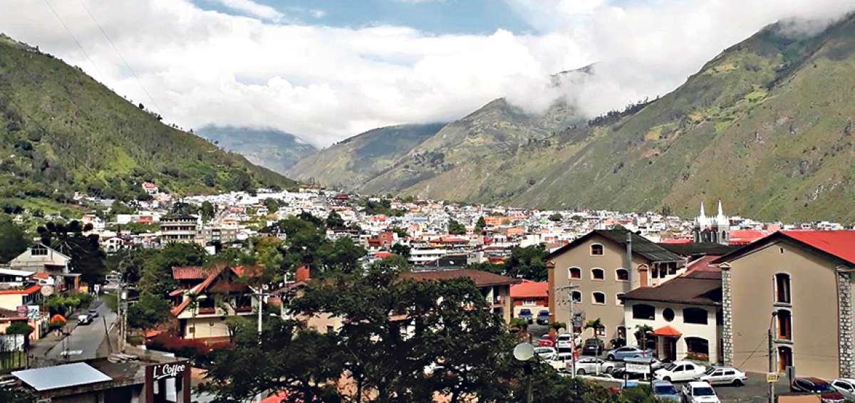 Ba&ntilde;os es un lugar en donde se mezclan tradiciones ind&iacute;genas y costumbres modernas de residentes y viajeros.
