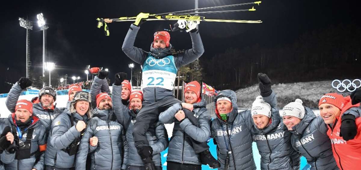 Arnd Peiffer gan&oacute;una presea dorada este domingo en el esprint de biatl&oacute;n.