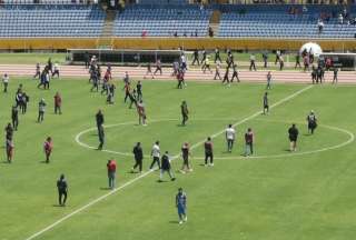 Se esperará el informe de Diego Lara, árbitro afectado, para proceder con la sanción al Quito. 