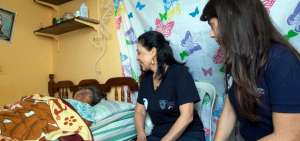 Rocío González de Moreno, en compañía de Claudia Salem realizaron visitas a personas con atenci&oacute;n prioritaria.