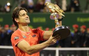Ferrer sigue adelante en Barcelona; dominicano estrella da la sorpresa