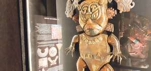 Pieza arqueol&oacute;gica que simbolizaba una deidad de la mitolog&iacute;a mochica. Para esa cultura, amante de la vida, la muerte no constitu&iacute;a el final.