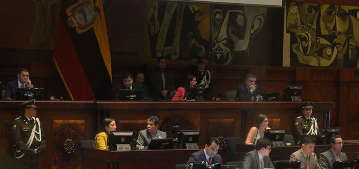 Tras un mes de inconvenientes, sin mayores complicaciones la mayor&iacute;a legislativa resolvi&oacute; ayer la designaci&oacute;n de autoridades de tres comisiones.