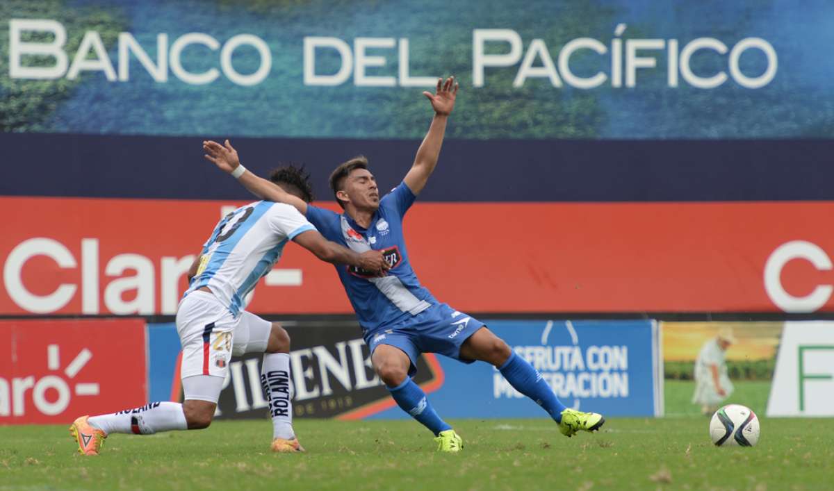 &Aacute;ngel Mena no pudo anotar un gol desde el punto penal. Foto: Miguel Castro / El Tel&eacute;grafo. 