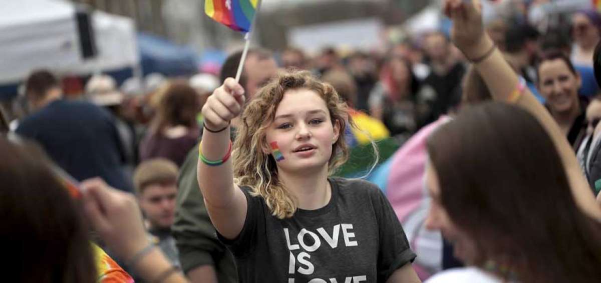 Parte de los avances logrados en las &uacute;ltimas d&eacute;cadas por el movimiento LGTBI+ se relacionan con la percepci&oacute;n que tienen las generaciones j&oacute;venes respecto de la sexualidad, adem&aacute;s de otros aspectos de la vida.