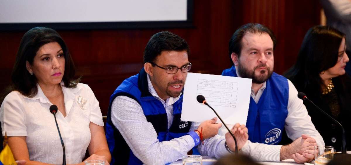 Juan Pablo Pozo, presidente del CNE, dijo que este mi&eacute;rcoles ya se tendr&aacute;n resultados del binomio presidencial.