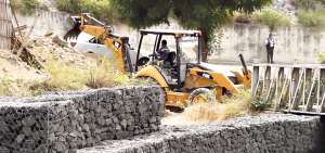 Tramo del muro de gaviones que fue construido por el Municipio en el sector 9 de Octubre de la parroquia Eloy Alfaro en el noreste de Manta.