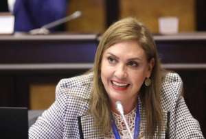 Asambleísta del correísmo es investigada por presunto cobro de diezmos.