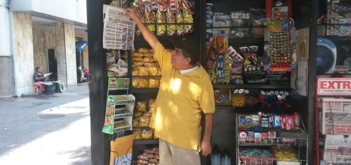 En su local alguna vez le vendi&oacute; un diario al expresidente Jaime Rold&oacute;s Aguilera y conoci&oacute; a Julio Jaramillo.