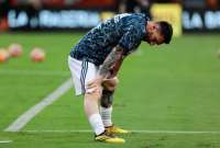 Lionel Messi se toma la cabeza ante la frustración de la derrota ante Croacia en la segunda fecha del Mundial de Rusia.