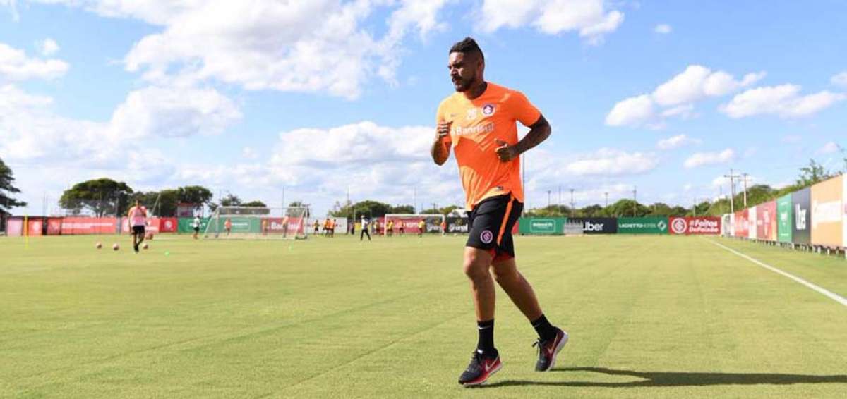 Paolo Guerrero cuenta ya los d&iacute;as para debutar con el Internacional en Brasil