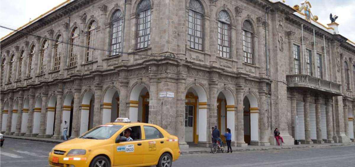 Desde los primeros meses de 1910 se abrieron los cimientos de esta imponente estructura patrimonial. 