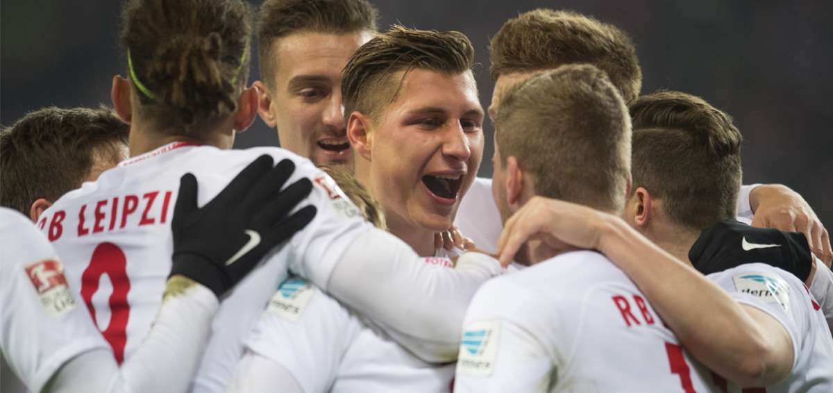 RB Leipzig derrota 2-0 a Hertha y se coloca como l&iacute;der provisional