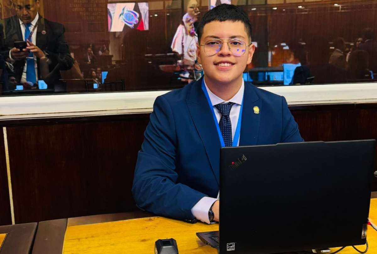 Asambleísta Dominique Serrano enfrentará un proceso administrativo por dibujar en plena sesión de comisión