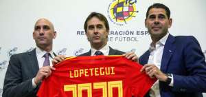 En mayo pasado, Lopetegui (c) renov&oacute; con la selecci&oacute;n espa&ntilde;ola hasta 2020, con Hierro (d) como asistente.