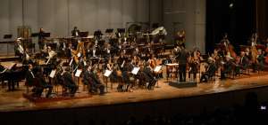 La Orquesta Sinf&oacute;nica de Guayaquil est&aacute; integrada por 82 m&uacute;sicos que ensayan en la sede del Teatro Centro C&iacute;vico.