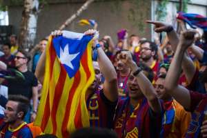 La UEFA investiga al Bar&ccedil;a por banderas independentistas en final de Champions