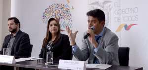 Autoridades del Ministerio de Finanzas, Senplades e INEC expusieron las cifras de empleo en rueda de prensa.