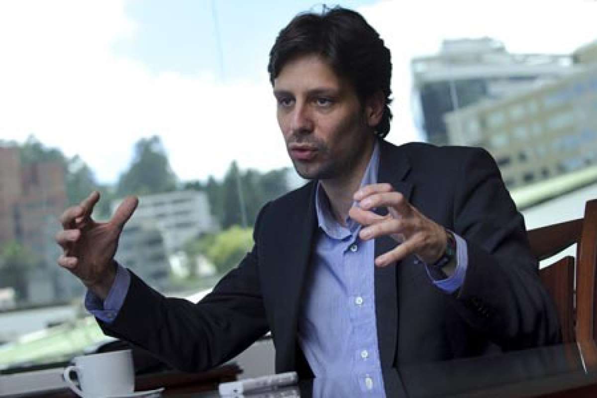 Guillaume Long actual Ministro de Talento Humano ser&aacute; el nuevo rector del IAEN. Foto: Archivo