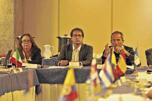 Ibermedia mueve fichas y depura recursos