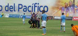 Los dirigidos por Fabi&aacute;n Bustos celebraron ayer 3 tantos en el estadio Jocay de Manta, anotados en el partido ante Emelec, rival que se hab&iacute;a adelantado en el marcador. Con esta victoria suman 16 puntos.
