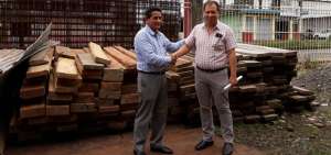 Acta de entrega de la madera confiscada, que ahora se emplear&aacute; para obras. 