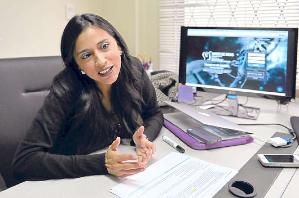 La subsecretaria de la Senescyt, Mar&iacute;a Bermeo, explica que el 7,3% de las empresas innov&oacute; en sus procesos. Foto: Miguel Jim&eacute;nez / El Tel&eacute;grafo