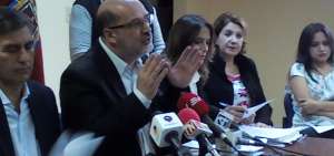 Los concejales de PAIS durante una rueda de prensa. 