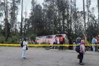Un bus se volcó en la Simón Bolívar