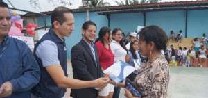 Programa 'Acompa&ntilde;amiento Familiar' benefici&oacute; a 250 familias de la isla Pun&aacute;