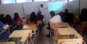 Internos aprenden a prevenir el covid-19