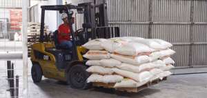 La UNA EP tiene como reserva estrat&eacute;gica, en bodegas de Quito, alrededor de 15.000 toneladas de arroz pilado.