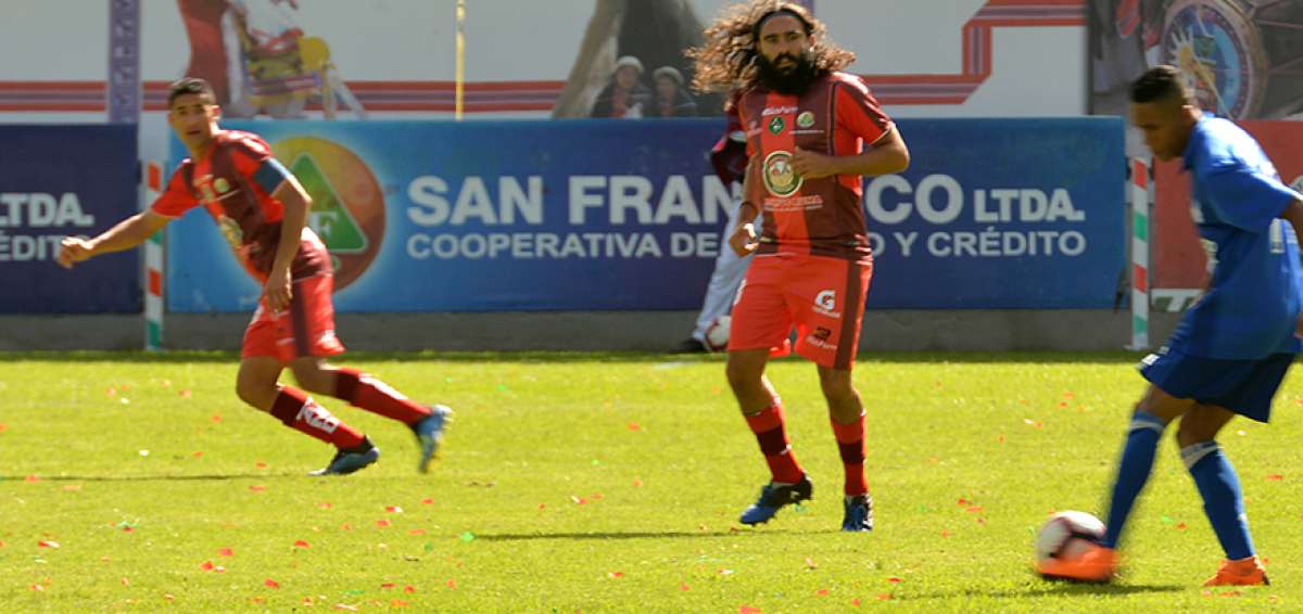 El exseleccionado argentino Juan Pablo Sor&iacute;n fue el jugador m&aacute;s ovacionado por los hinchas del Mushuc Runa, que llenaron el estadio del club ubicado a 3.200 metros sobre el nivel del mar.