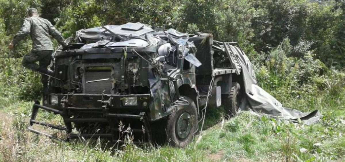 Se organizan los preparativos para el velatorio del militar fallecido. Al momento se realizan las investigaciones del accidente.