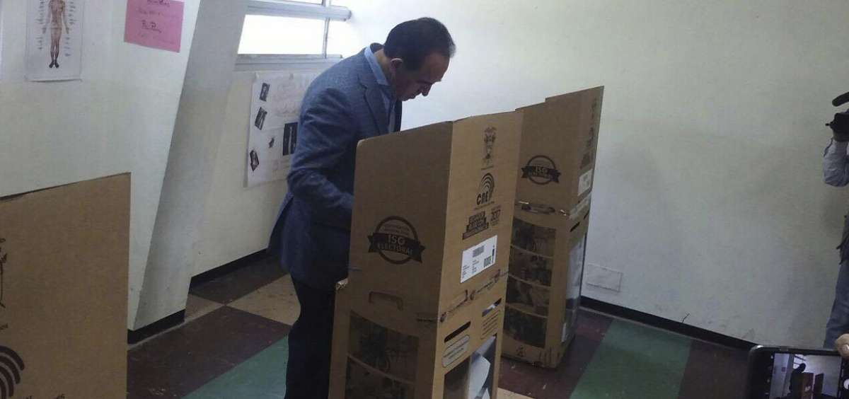 El l&iacute;der de Avanza ejerci&oacute; su derecho al voto.