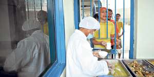 Varios de los privados de la libertad trabajar&aacute;n con el proveedor de alimentos del CRS Regional del Guayas. Archivo / El Tel&eacute;grafo