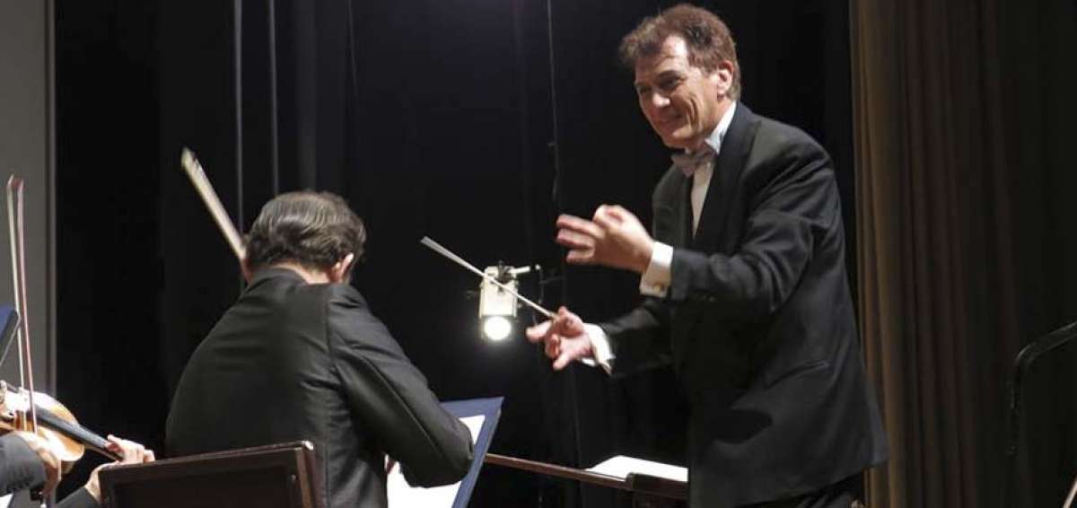 Dante Anzolini requiere completar la planta de la Orquesta Sinf&oacute;nica de Guayaquil para interpretar a Salgado. 