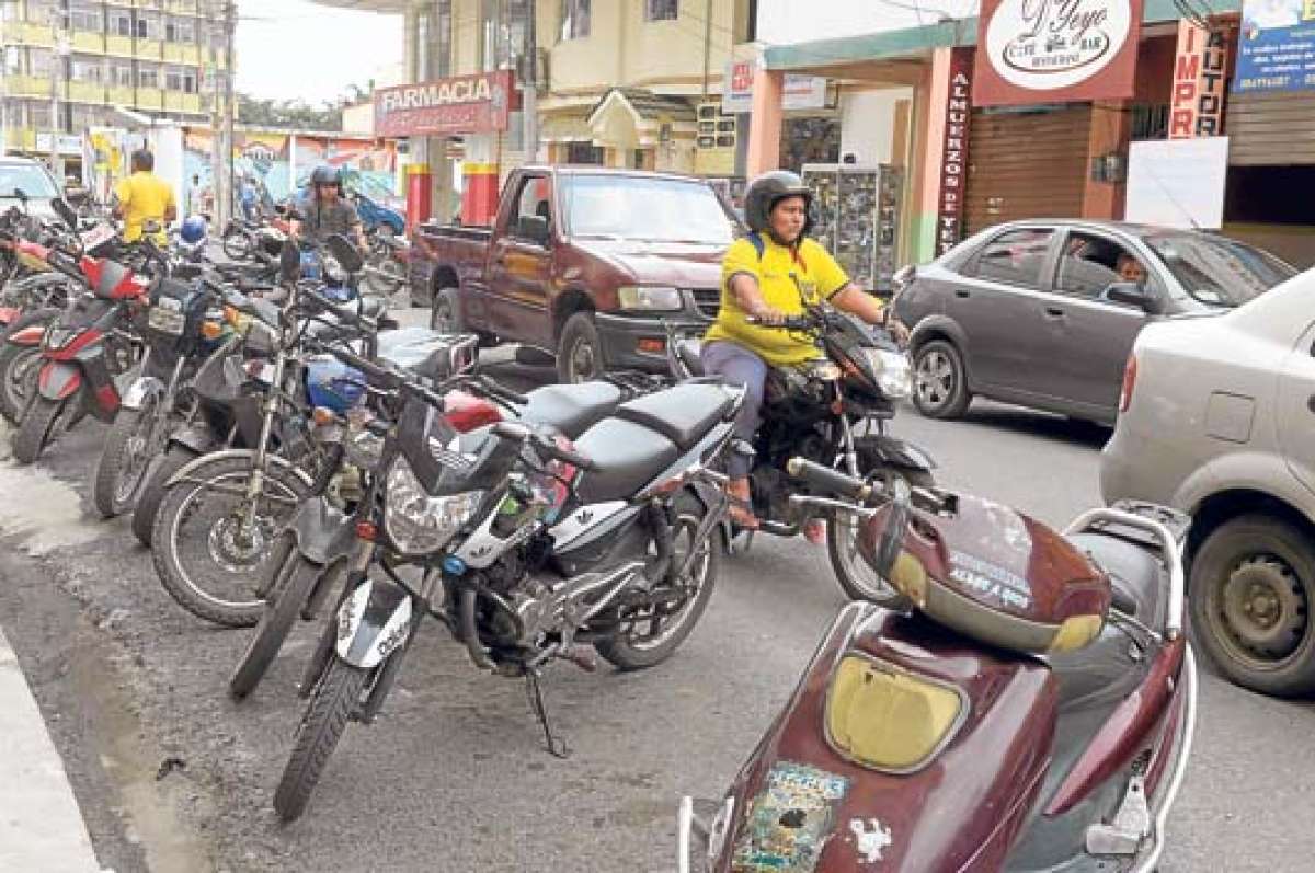 El sector tiene un importante impacto social, debido a que la motocicleta es un instrumento de trabajo para muchos ecuatorianos. Foto: Karly Torres.