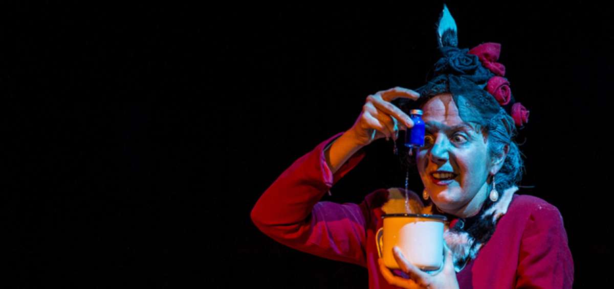 Carmen Elena Jij&oacute;n da vida a la Torera. Su interpretaci&oacute;n se realizar&aacute; ma&ntilde;ana, en La Perla Teatro, a las 19:00. 