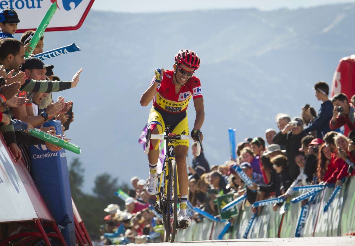 Alberto Contador tiene 1 minuto y 37 segundos de ventaja sobre Chris Froome, su escolta en la general, a falta de una etapa. Foto: AFP