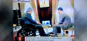 El periodista Fernando Del Rinc&oacute;n mostr&oacute; a Len&iacute;n Moreno un video en el que un supuesto exguerrillero confirma que las FARC entregaron dinero a Rafael Correa.