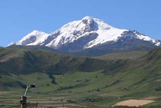 El acceso al Glaciar Hermoso y la Laguna Verde, en el volcán Cayambe, restringidos durante 45 días. 