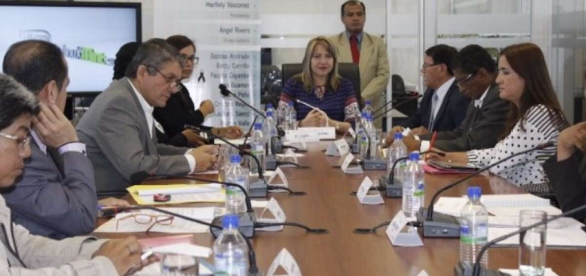 En la sesi&oacute;n tambi&eacute;n expondr&aacute;n sus criterios los ministros de Trabajo, Turismo y Finanzas. 