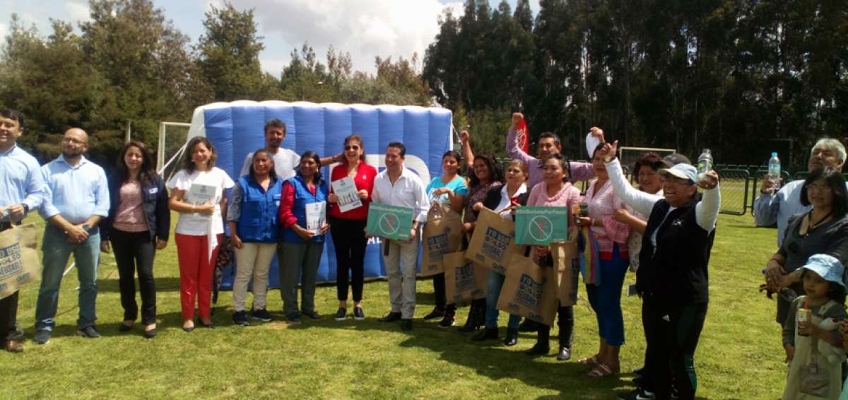 En la presentaci&oacute;n del manual Quito a reciclar participaron los vecinos del Conjunto Solidaridad, sur de la capital. El material se halla de forma digital.