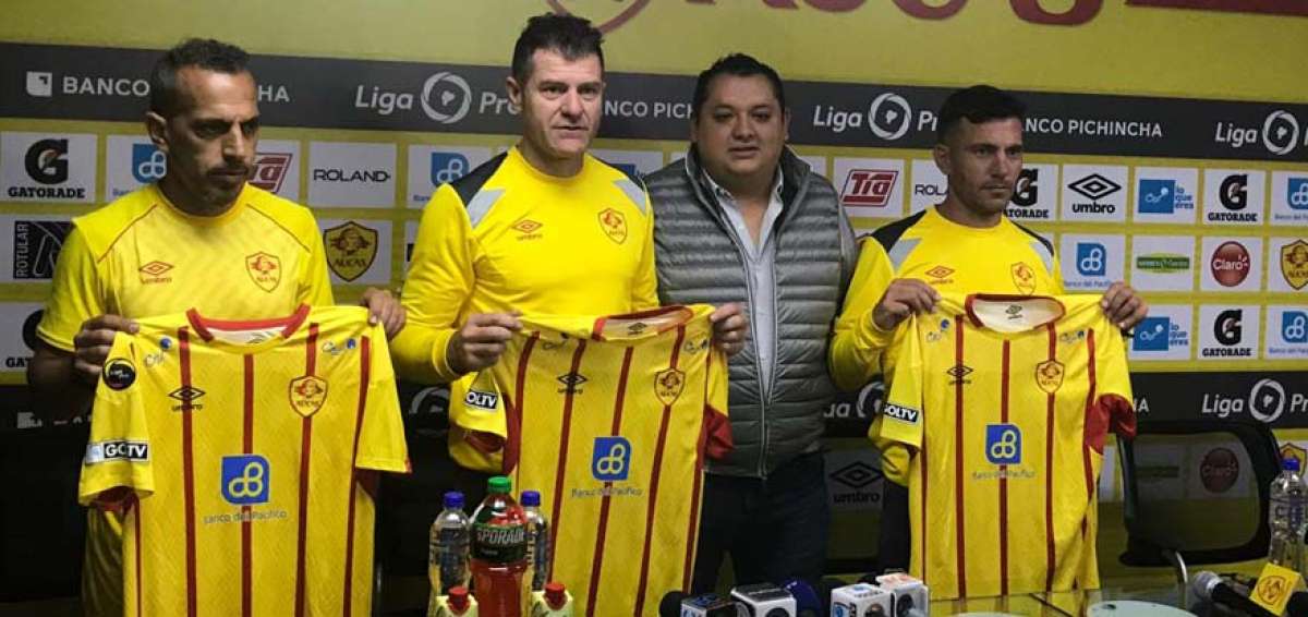 Gabriel Schurrer fue presentado este mi&eacute;rcoles 1 de mayo en el estadio de Aucas.